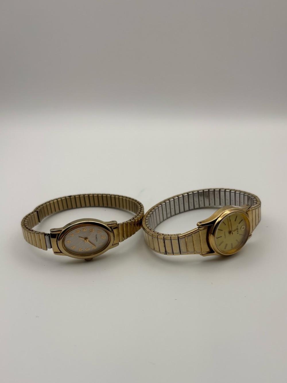 Vintage Women’s Gold Timex Watches (Lot of 2) !For Parts!‎